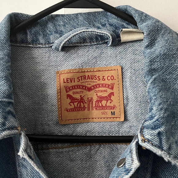 Distressed Levi’s Red Tab Denim Jacket - Medium - Picture 3 of 10